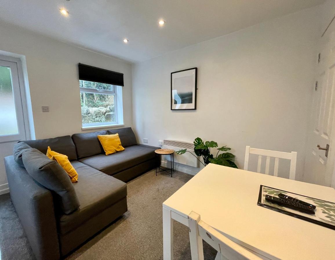 6 Person Apartment In City Centre Cardiff Exterior foto