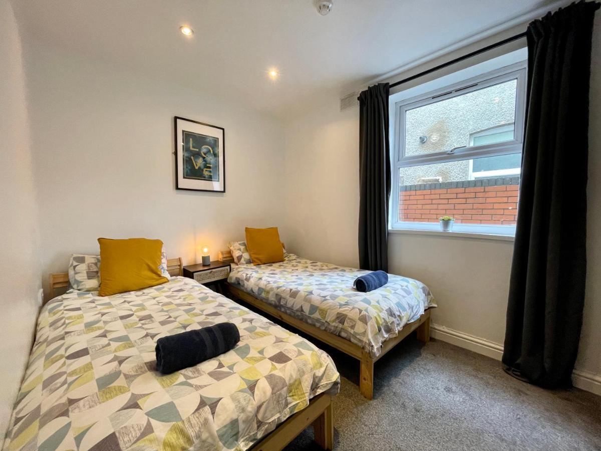 6 Person Apartment In City Centre Cardiff Exterior foto